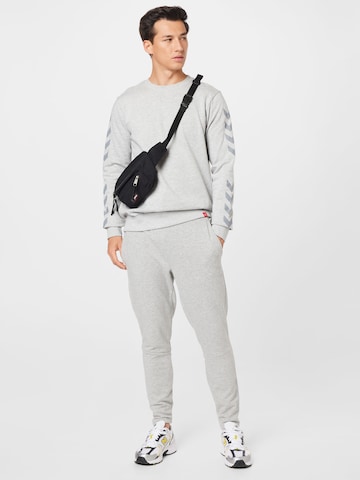 Hummel Sweatshirt in Grau