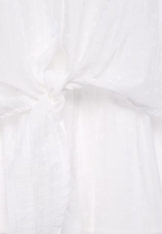 Usha - Vestido en blanco