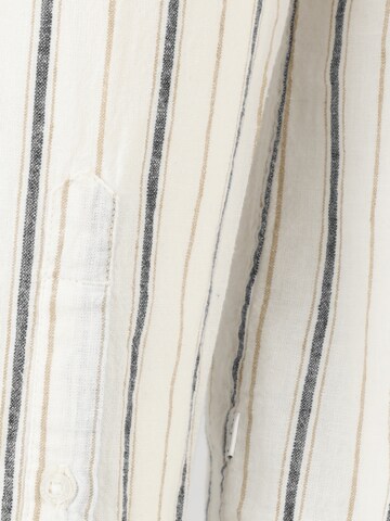 QS Regular fit Button Up Shirt in White