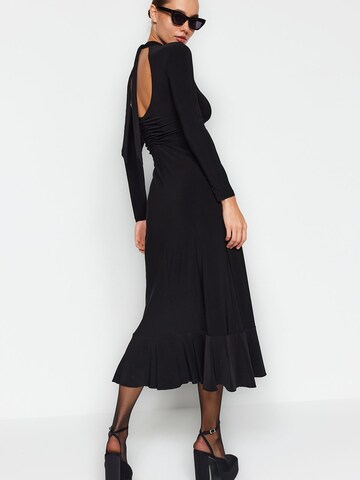 Rochie de la Trendyol pe negru