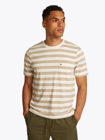 TOMMY HILFIGER T-shirt 'ESSENTIAL' i beige: framsida