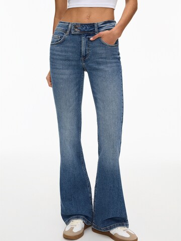 Pull&Bear Boot cut Jeans in Blue: front
