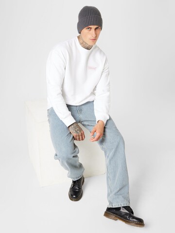 LEVI'S ® Sweatshirt 'Relaxd Graphic Crew' i vit