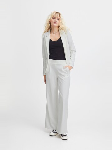 ICHI - Pierna ancha Pantalón 'KATE' en blanco