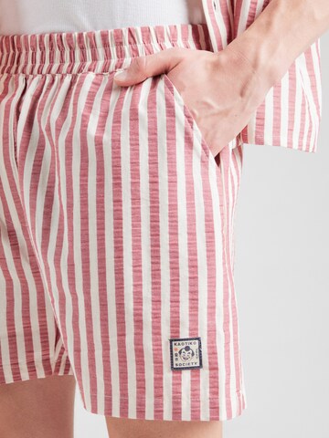 Kaotiko Regular Trousers in Red