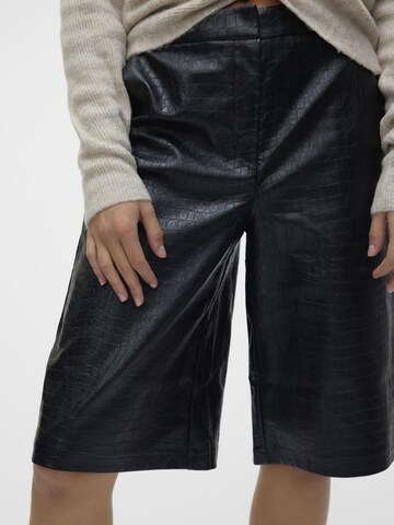 VERO MODA Baggy Trousers 'WREN' in Black