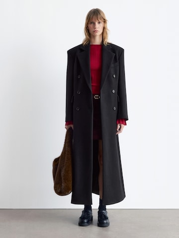 & Other Stories Between-Seasons Coat in Black: front
