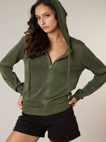 Cardigan 'Noreen' Deeluxe en vert : devant