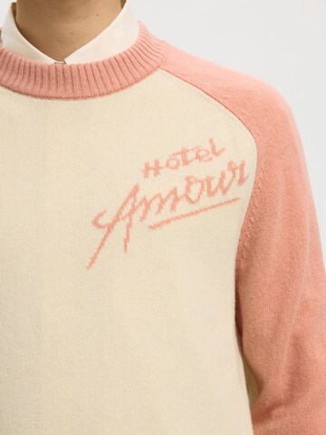 SELECTED - Jersey 'Selected X Hotel Amour' en amarillo