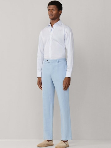 Coupe slim Pantalon chino Hackett London en bleu