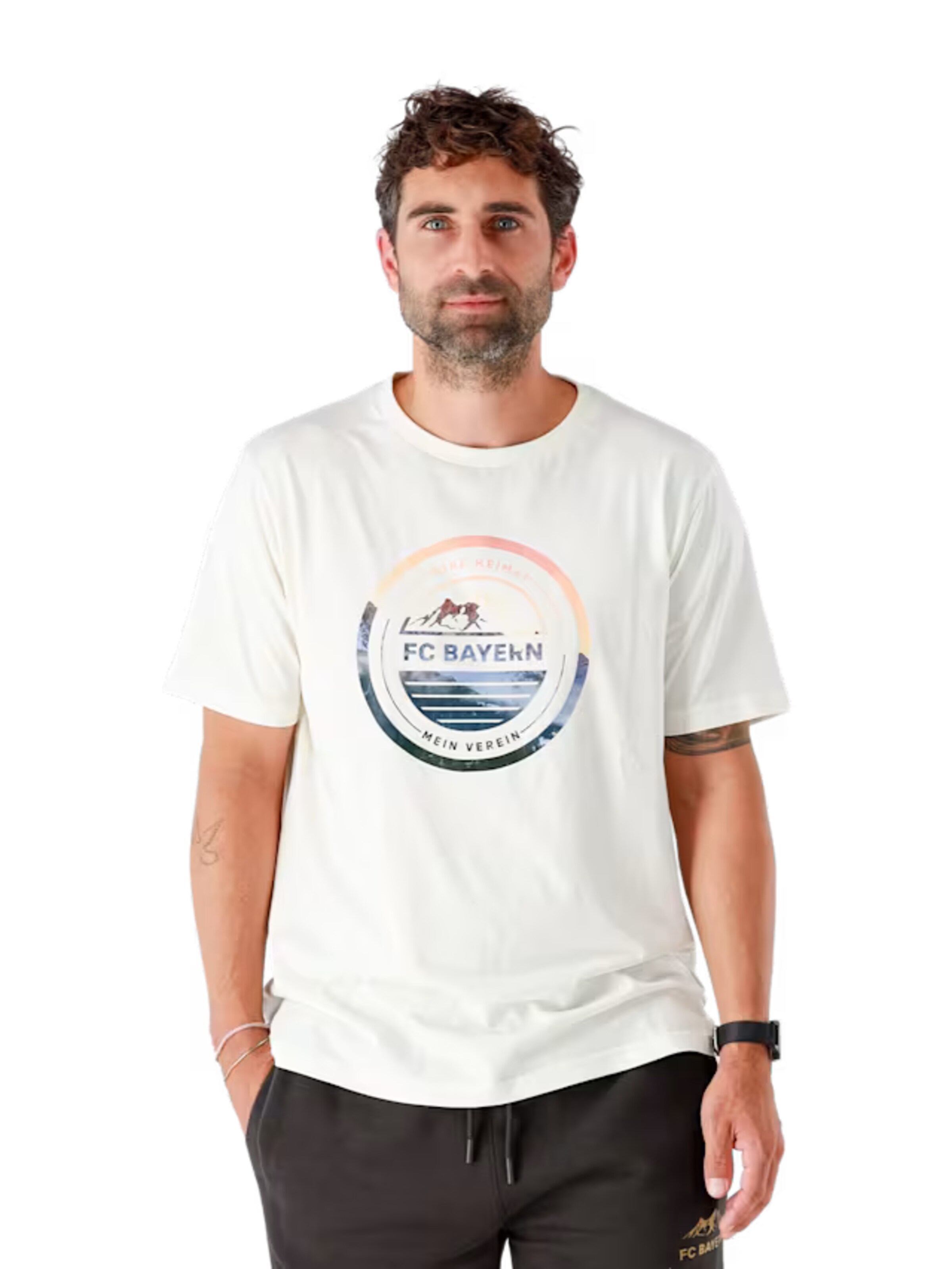 FC BAYERN MÜNCHEN Shirt in White: front