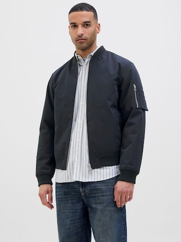 Veste mi-saison R.D.D. ROYAL DENIM DIVISION en rouge : devant
