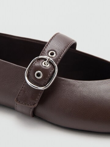MANGO Remballerina 'Door' i brun