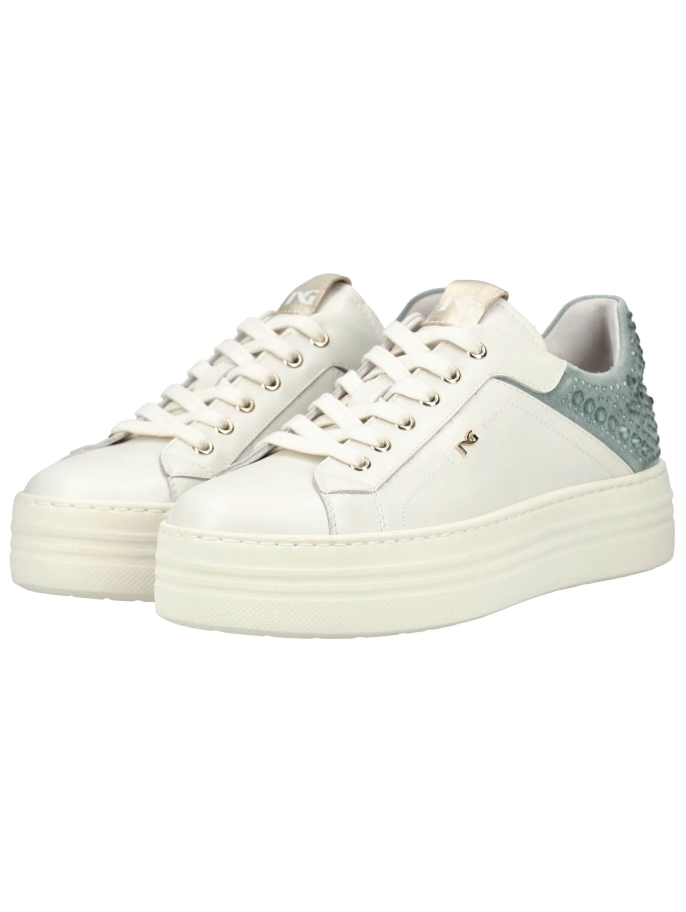 Baskets basses Nero Giardini en blanc