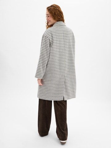 Manteau mi-saison 'Hella' Marie Lund en gris