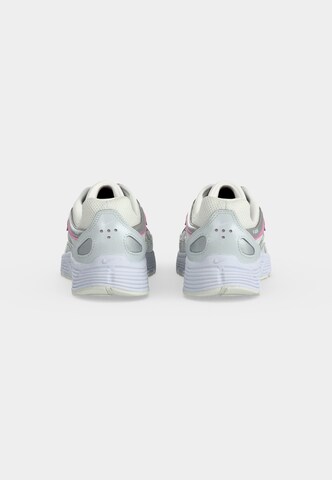 Sneaker 'P-6000' de la Nike Sportswear pe alb