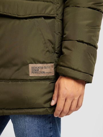 BLEND - Casaco de inverno em verde