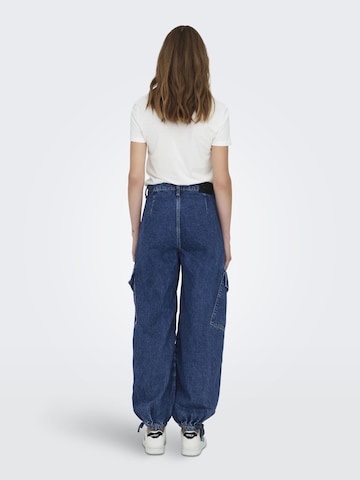 ONLY - Tapered Calças de ganga cargo 'PERNILLE' em azul