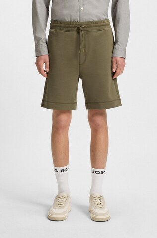 BOSS Regular Shorts 'Sewalk' in Grün: Vorderseite