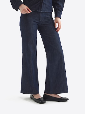 TorWeit Flared Pants in Blue