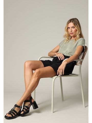 Deeluxe Regular Pants 'Shyla' in Black