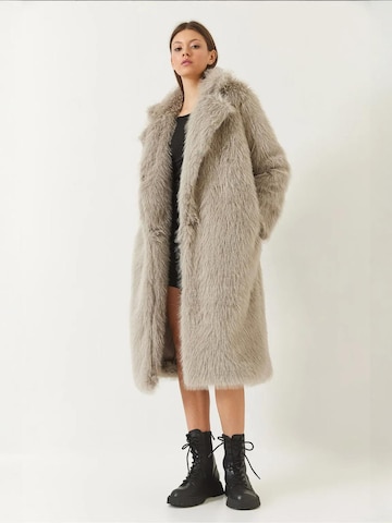 Manteau d’hiver Bianco Lucci en gris : devant