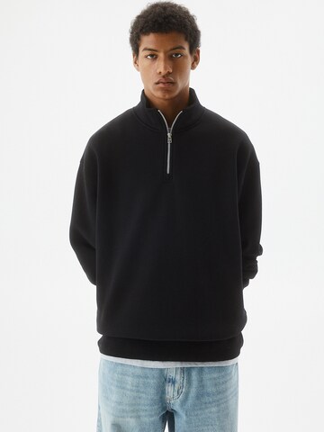 Pull&Bear Sweatshirt in Zwart: voorkant