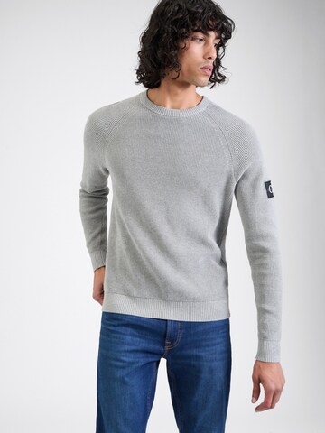 pilka Calvin Klein Jeans Megztinis: priekis