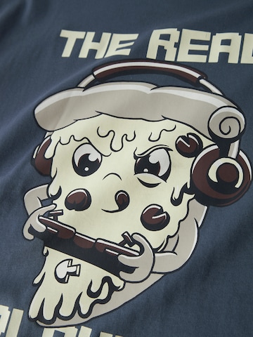 Tricou 'NKMVICTOR' de la NAME IT pe albastru