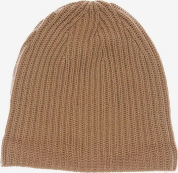 HERZENSANGELEGENHEIT Hat & Cap in One size in Beige: front