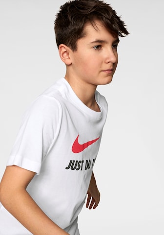 Nike Sportswear - Camiseta en blanco