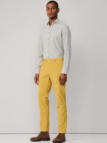 Coupe slim Pantalon chino 'Kensington' Hackett London en jaune