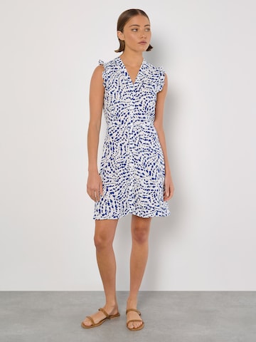 Apricot Kleid in Blau