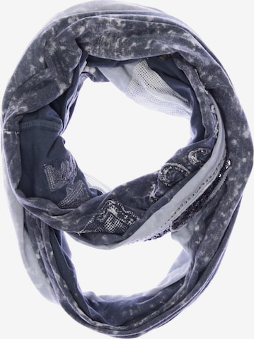 Tredy Scarf & Wrap in One size in Grey: front