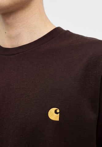 Carhartt WIP Μπλουζάκι 'Chase' σε καφέ