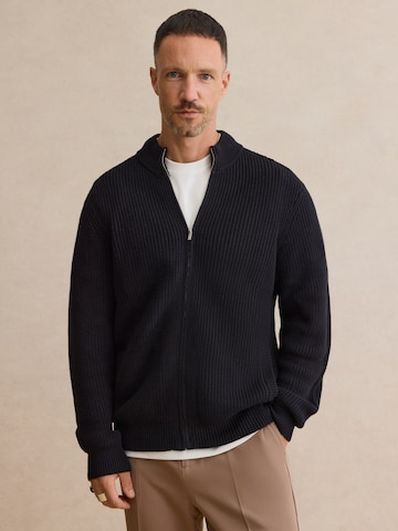DAN FOX APPAREL Strickjacke 'Miran' in Schwarz: Vorderseite