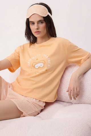 Trendyol - Pijama de pantalón corto en naranja: frente