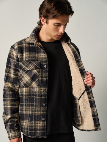 KOROSHI Between-season jacket in Beige