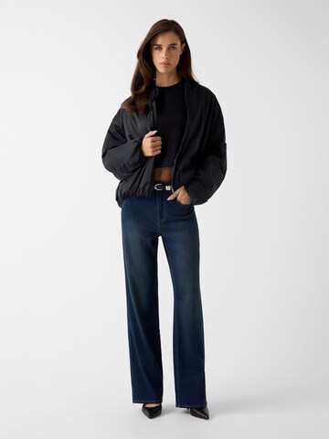 GUESS Between-Season Jacket in Black