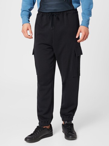 CONVERSE Tapered Cargobroek in Zwart: voorkant