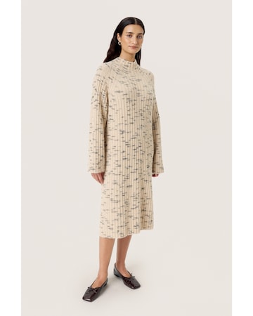 SOAKED IN LUXURY Jurk 'Liora' in Beige