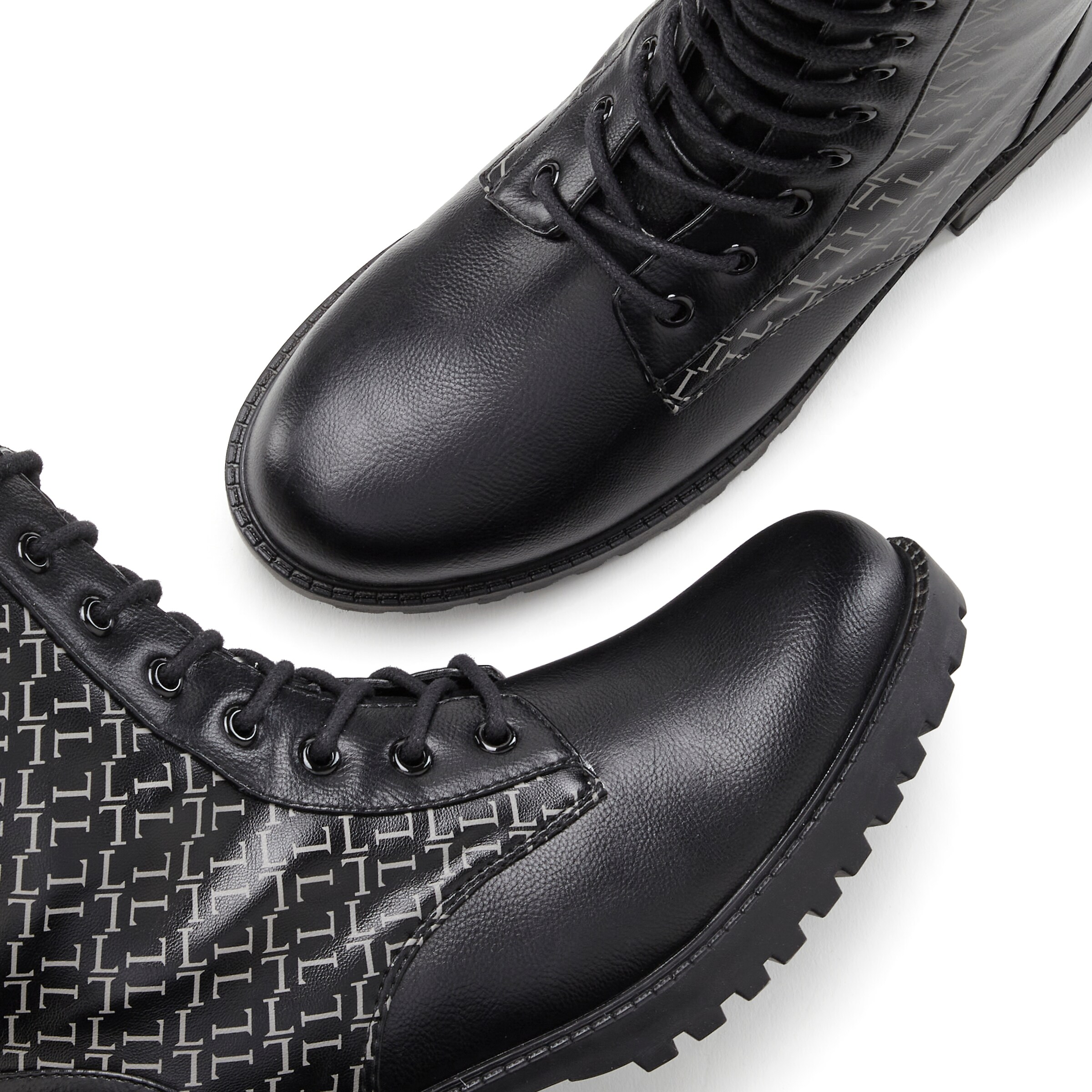 LASCANA Schnürstiefelette in Schwarz