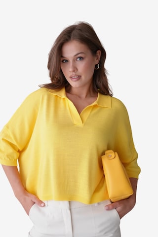 Pull-over WOMAN VISION en jaune : devant