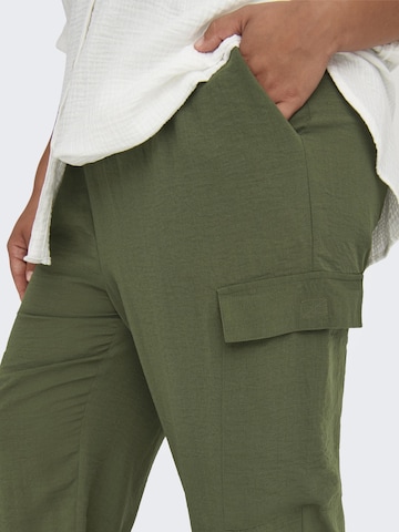 ONLY Carmakoma Loose fit Cargo Pants in Green