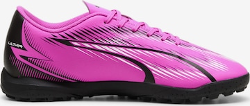 Scarpa da calcio 'ULTRA PLAY TT' di PUMA in rosa