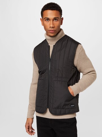 Gilet 'Quilted' di DEDICATED. in nero: frontale