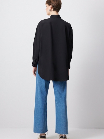 Touché Privé - Camiseta 'Oversized Poplin Shirt' en negro