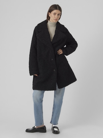 VERO MODA Vinterfrakke 'KYLIE' i sort