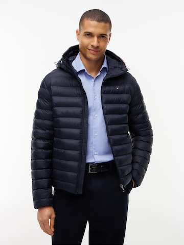 TOMMY HILFIGER - Chaqueta de entretiempo en azul: frente