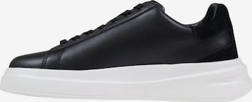 Sneaker bassa 'ELBAN FMFBAN LEL12' di GUESS in nero: frontale